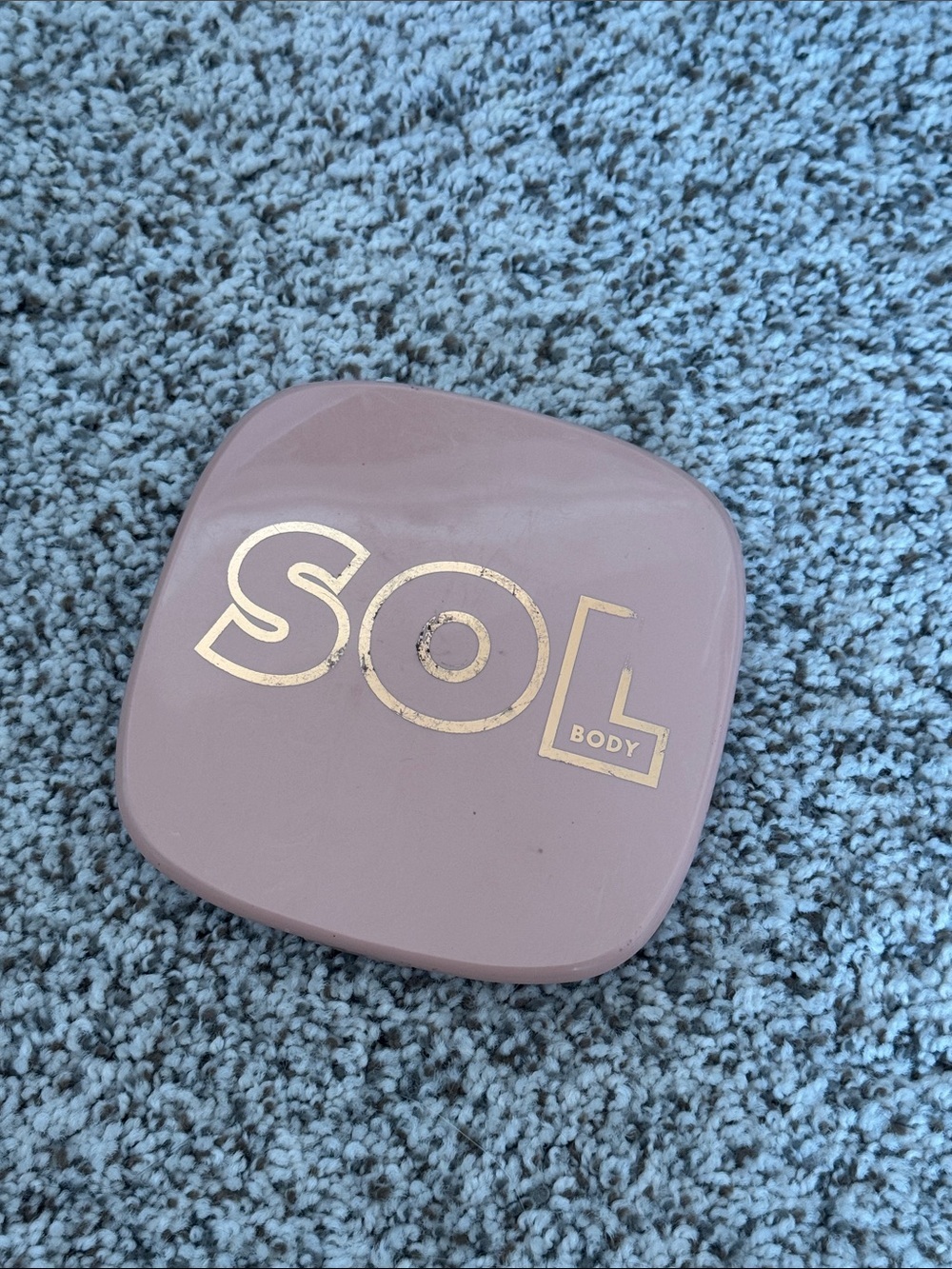 SOL Body Shimmering Body Powder in Platinum
